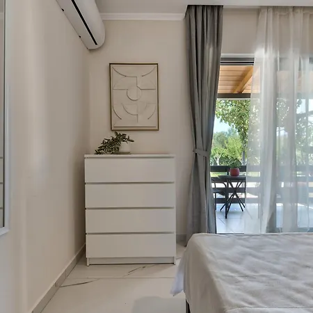 Vanesa Retreat, 3br With Lush Outdoor Oasis By Mana Gers * Romírion