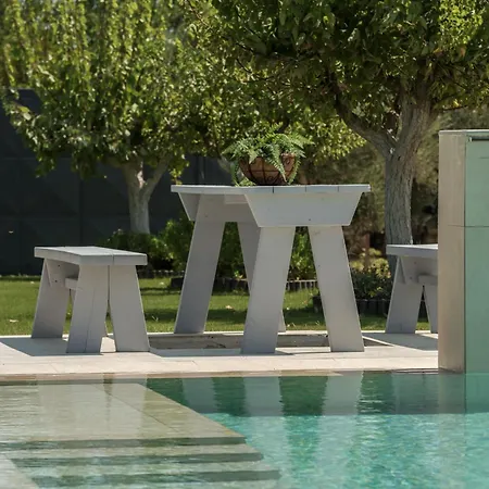 Vanesa Retreat, 3br With Lush Outdoor Oasis By Mana Gers * Romírion