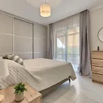 Vanesa Retreat, 3br With Lush Outdoor Oasis By Mana Gers Romírion