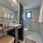 Villa Vanesa Retreat, 3br With Lush Outdoor Oasis By Mana Gers Romírion
