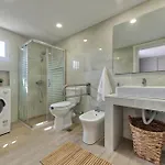 Vanesa Retreat, 3br With Lush Outdoor Oasis By Mana Gers Villa *