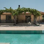 Vanesa Retreat, 3br With Lush Outdoor Oasis By Mana Gers * Romírion