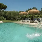 Villa Vanesa Retreat, 3br With Lush Outdoor Oasis By Mana Gers Romírion