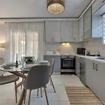 Vanesa Retreat, 3br With Lush Outdoor Oasis By Mana Gers Villa
