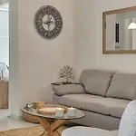 Vanesa Retreat, 3br With Lush Outdoor Oasis By Mana Gers Villa