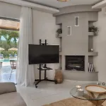 Vanesa Retreat, 3br With Lush Outdoor Oasis By Mana Gers * Romírion