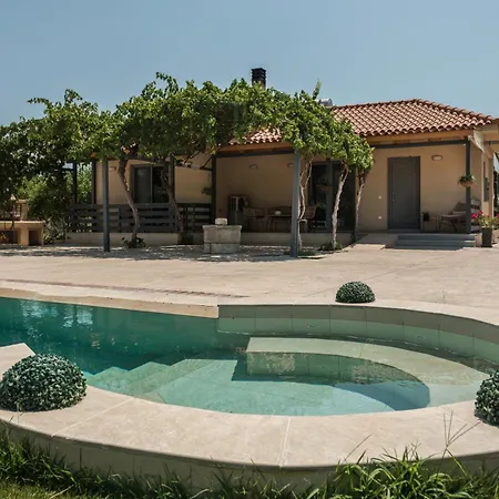 Vila Vanesa Retreat, 3br With Lush Outdoor Oasis By Mana Gers Romírion