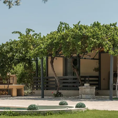 Villa Vanesa Retreat, 3br With Lush Outdoor Oasis By Mana Gers Romírion