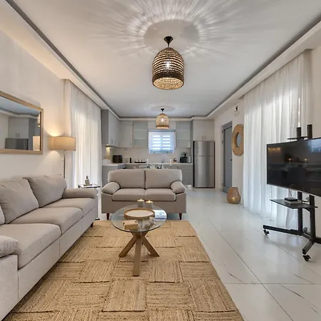 Vanesa Retreat, 3br With Lush Outdoor Oasis By Mana Gers Romírion