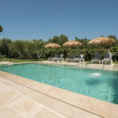 Vanesa Retreat, 3br With Lush Outdoor Oasis By Mana Gers Romírion