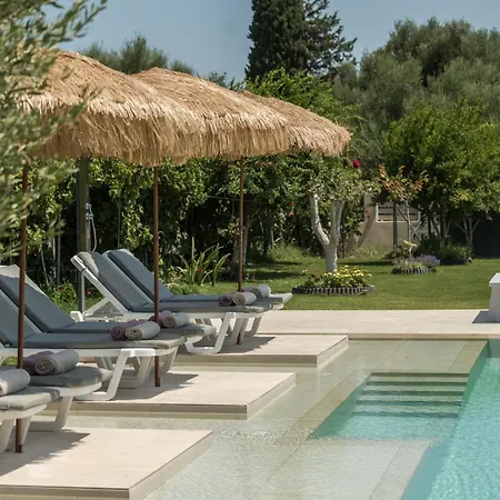 Vanesa Retreat, 3br With Lush Outdoor Oasis By Mana Gers 빌라