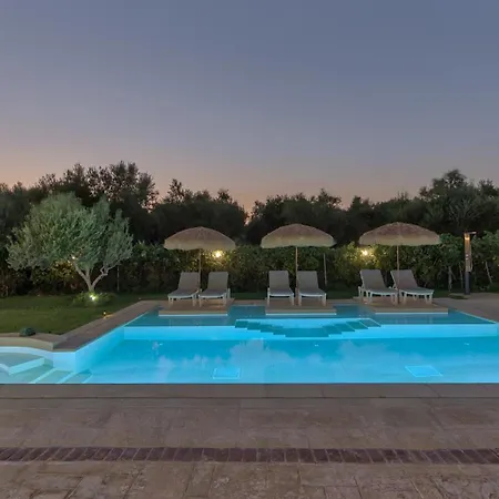 Vanesa Retreat, 3br With Lush Outdoor Oasis By Mana Gers Villa *