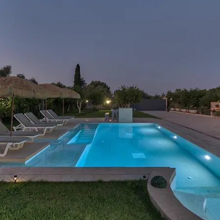 Villa Vanesa Retreat, 3br With Lush Outdoor Oasis By Mana Gers