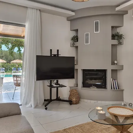 Vanesa Retreat, 3br With Lush Outdoor Oasis By Mana Gers * Romírion