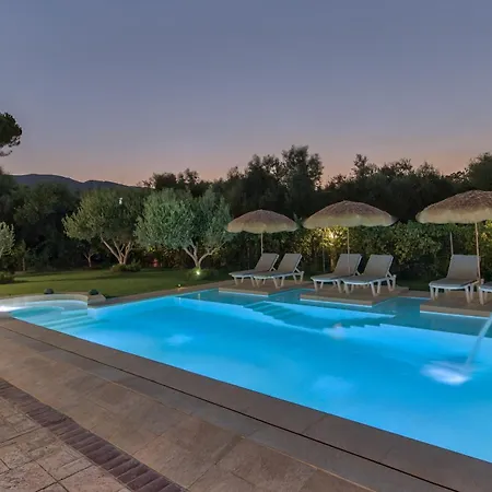 Vanesa Retreat, 3br With Lush Outdoor Oasis By Mana Gers 빌라 *