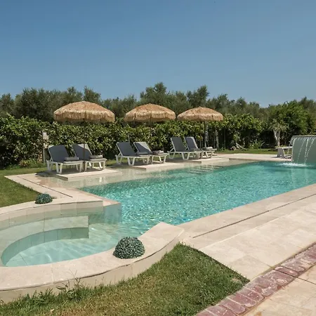 Vanesa Retreat, 3br With Lush Outdoor Oasis By Mana Gers Villa Romírion
